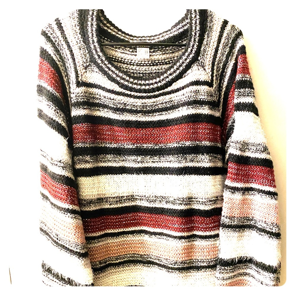 Off shoulder Venus sweater size med